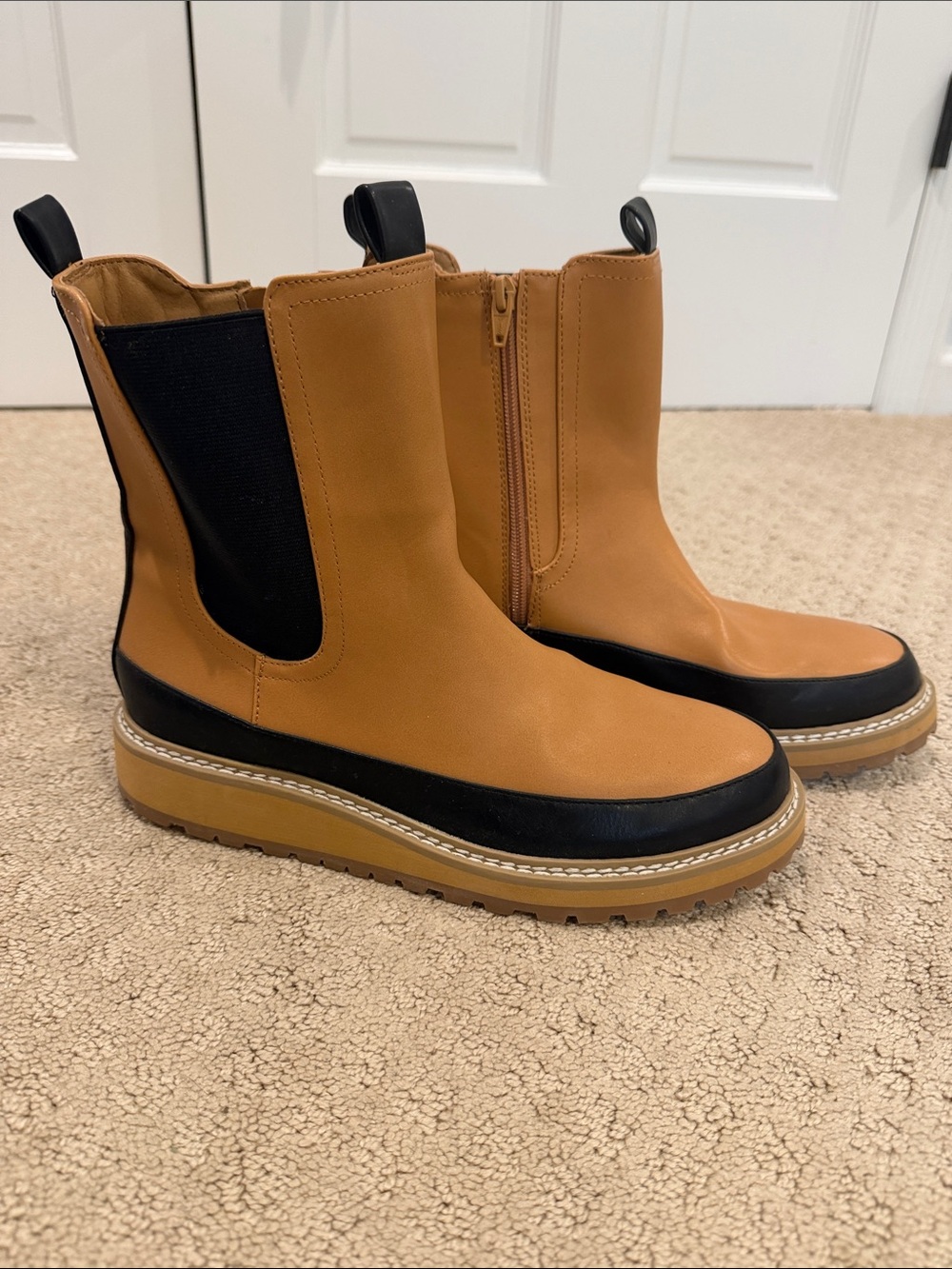 Tan and Black Chelsea Lug Boots size 9